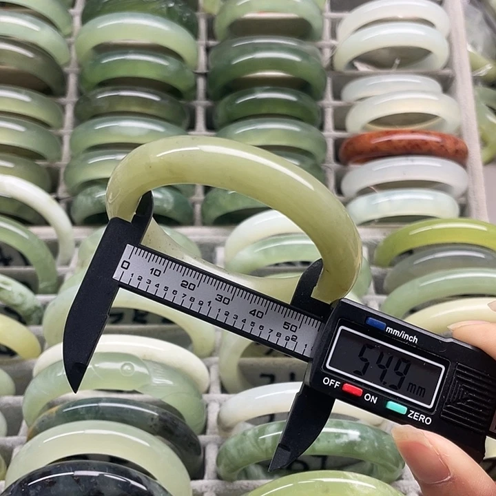 蛇纹石玉未镶嵌手镯279