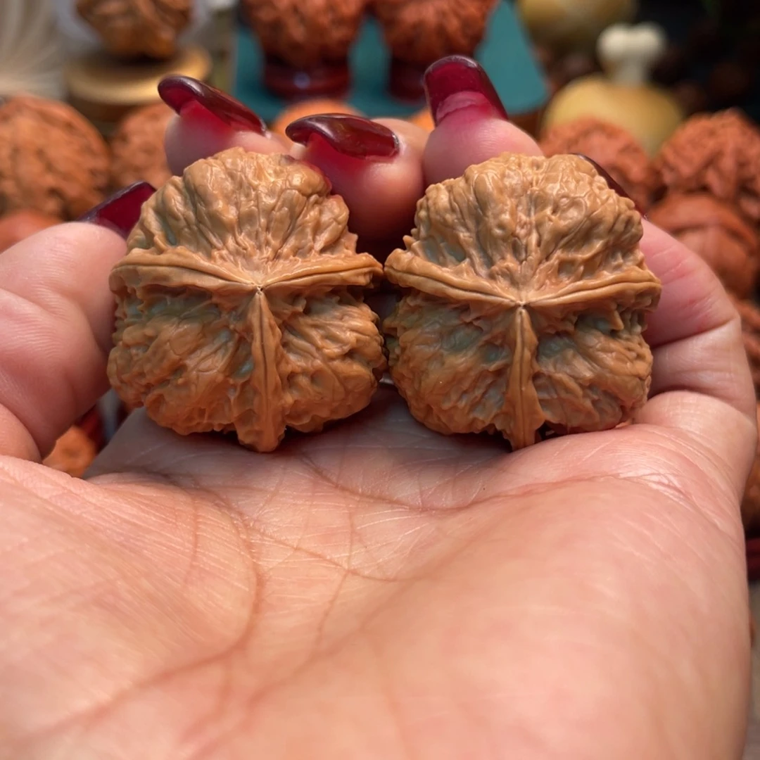 把件文玩核桃元宝三棱