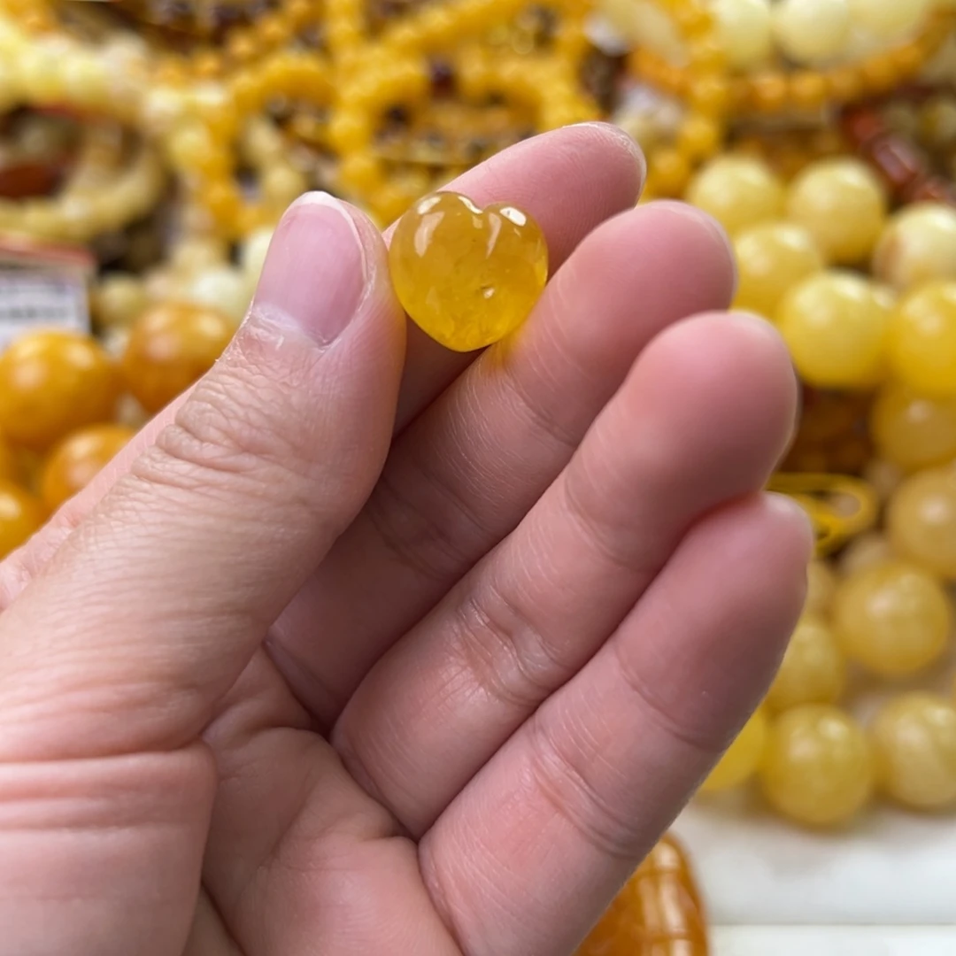 琥珀珠宝奇石未镶嵌