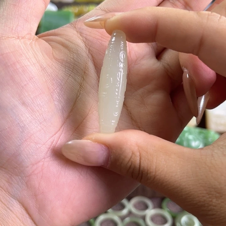 和田玉未镶嵌吊坠(不含链)