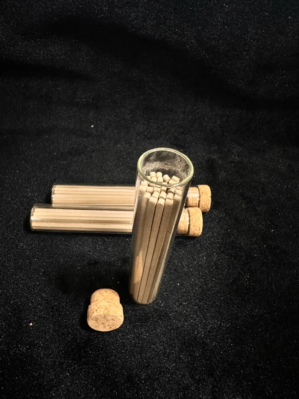 富国岛红土方条持久留香玻璃瓶10克装薰香