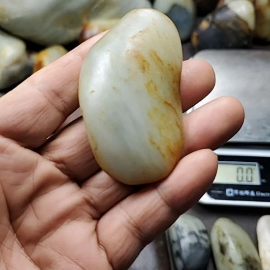 和田玉（糖玉）未镶嵌挂件