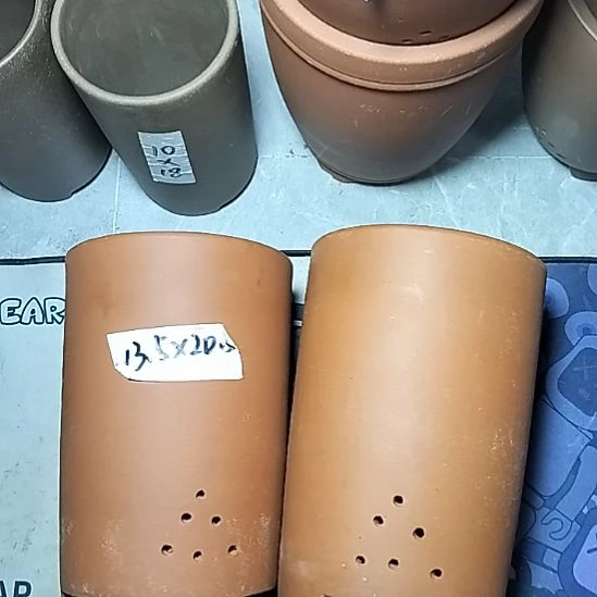 红泥大笔筒两个紫砂花盆