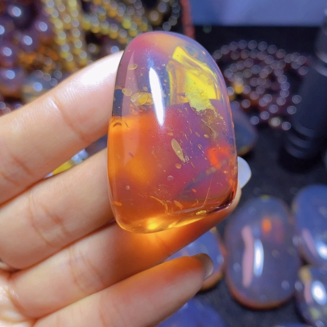 哇***财未镶嵌琥珀裸石珀