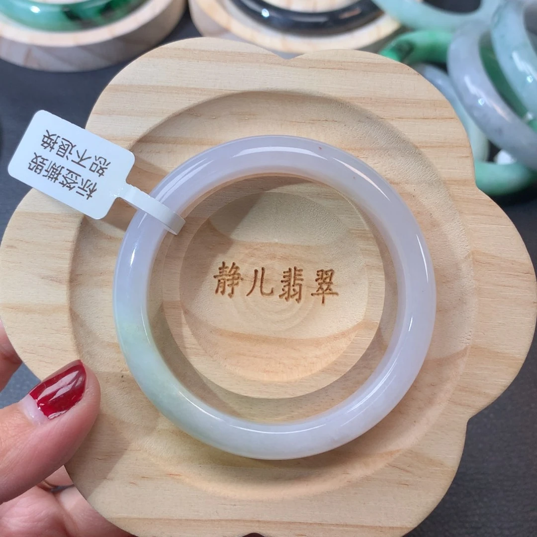 翡翠手镯未镶嵌50圈口