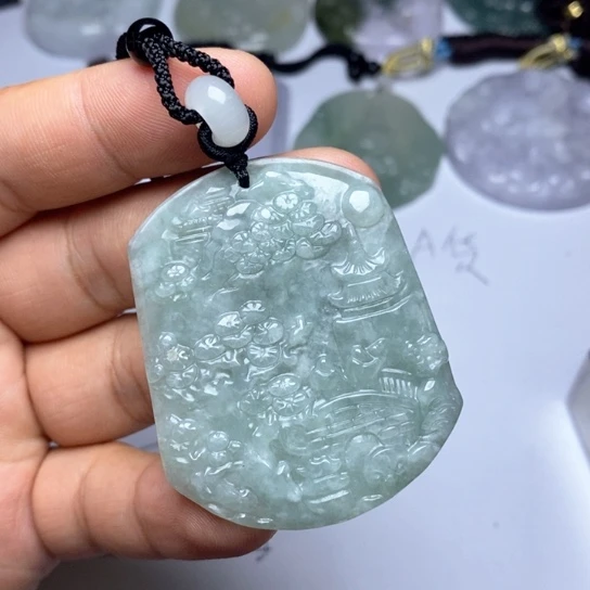 颈饰未镶嵌翡翠把****诗翡翠