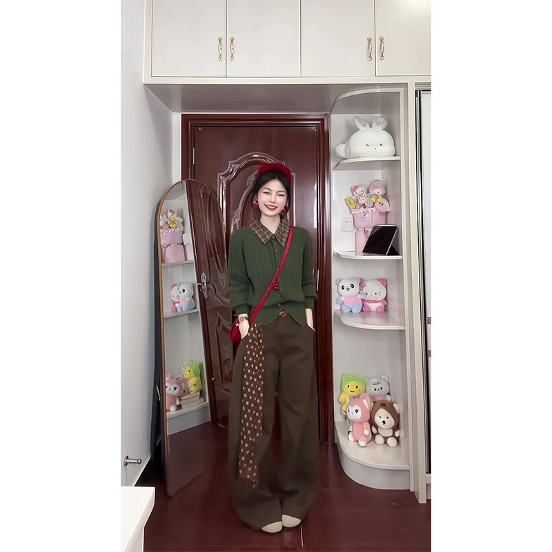 橄榄绿拼格子针织毛衣开衫女冬季2025新款巨好看翻领外套显瘦裤子