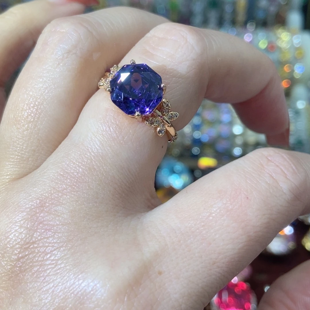 66锆石（处理）戒指