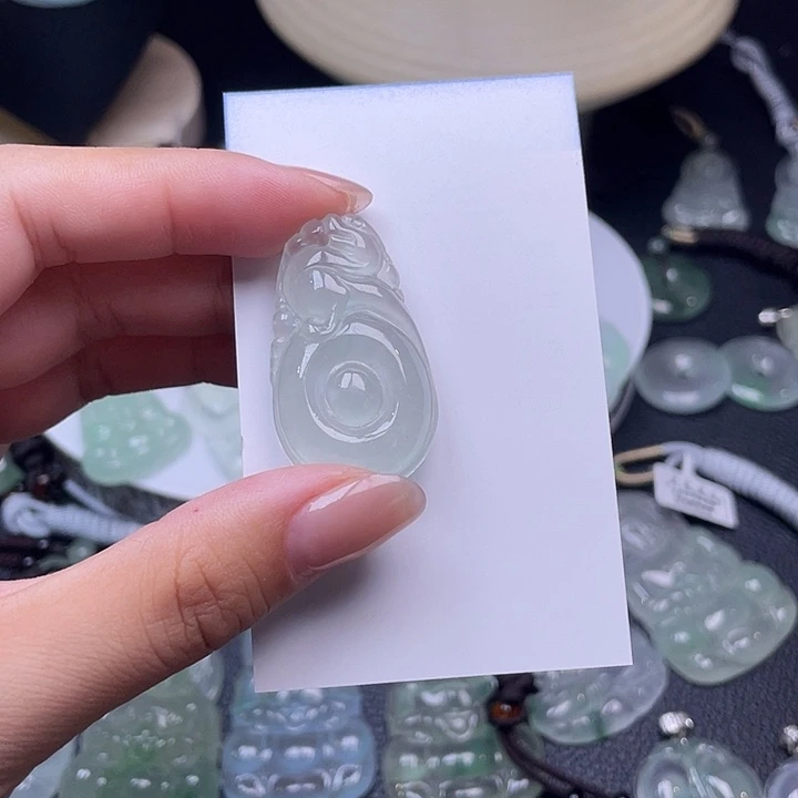 翡翠未镶嵌颈饰