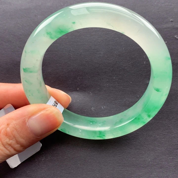 石英质玉未镶嵌手镯