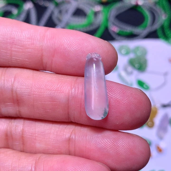 翡翠未镶嵌耳饰瓜