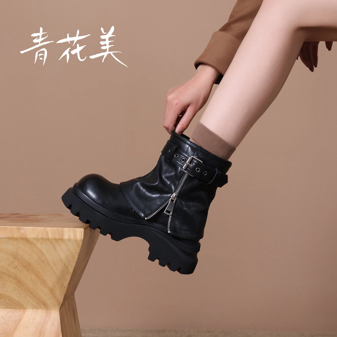 马丁靴厚底2025新款女英伦风秋冬黑色增高轻便复古圆头配裙子短靴