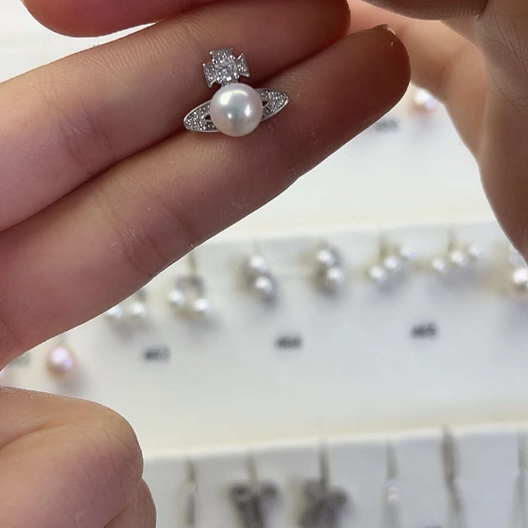 淡水珍珠银S925镶嵌耳饰