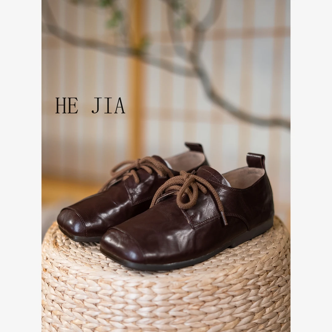 和家2025新款女装复古羊皮手抓纹方头平底鞋-118A