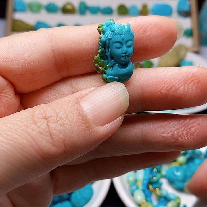 绿松石未镶嵌颈饰