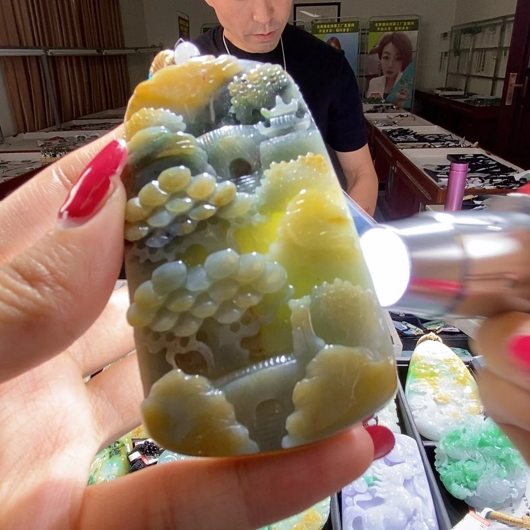 翡翠未镶嵌颈饰翡翠
