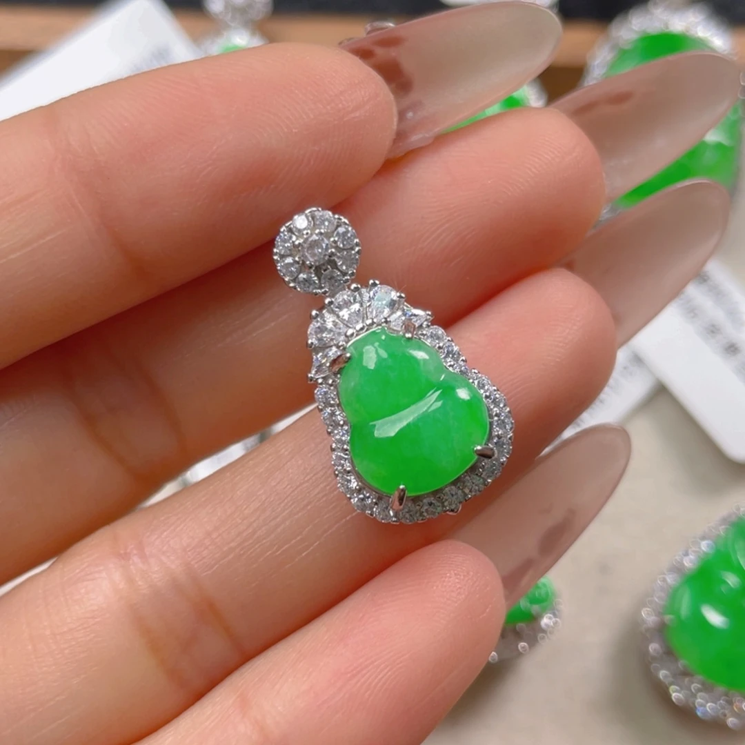 翡翠颈饰银S925镶嵌翡翠