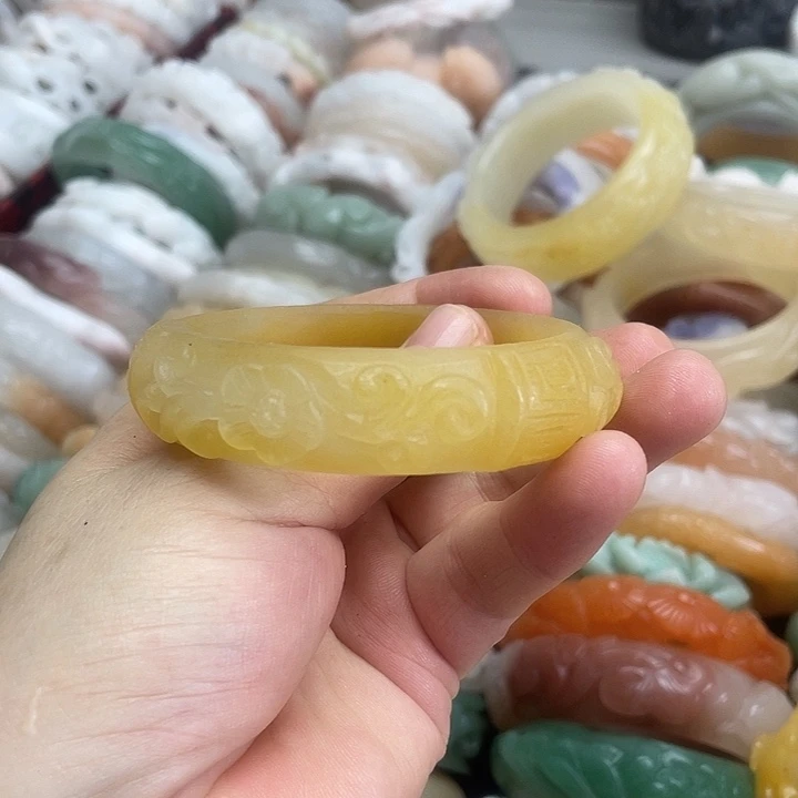 石英岩玉手镯未镶嵌