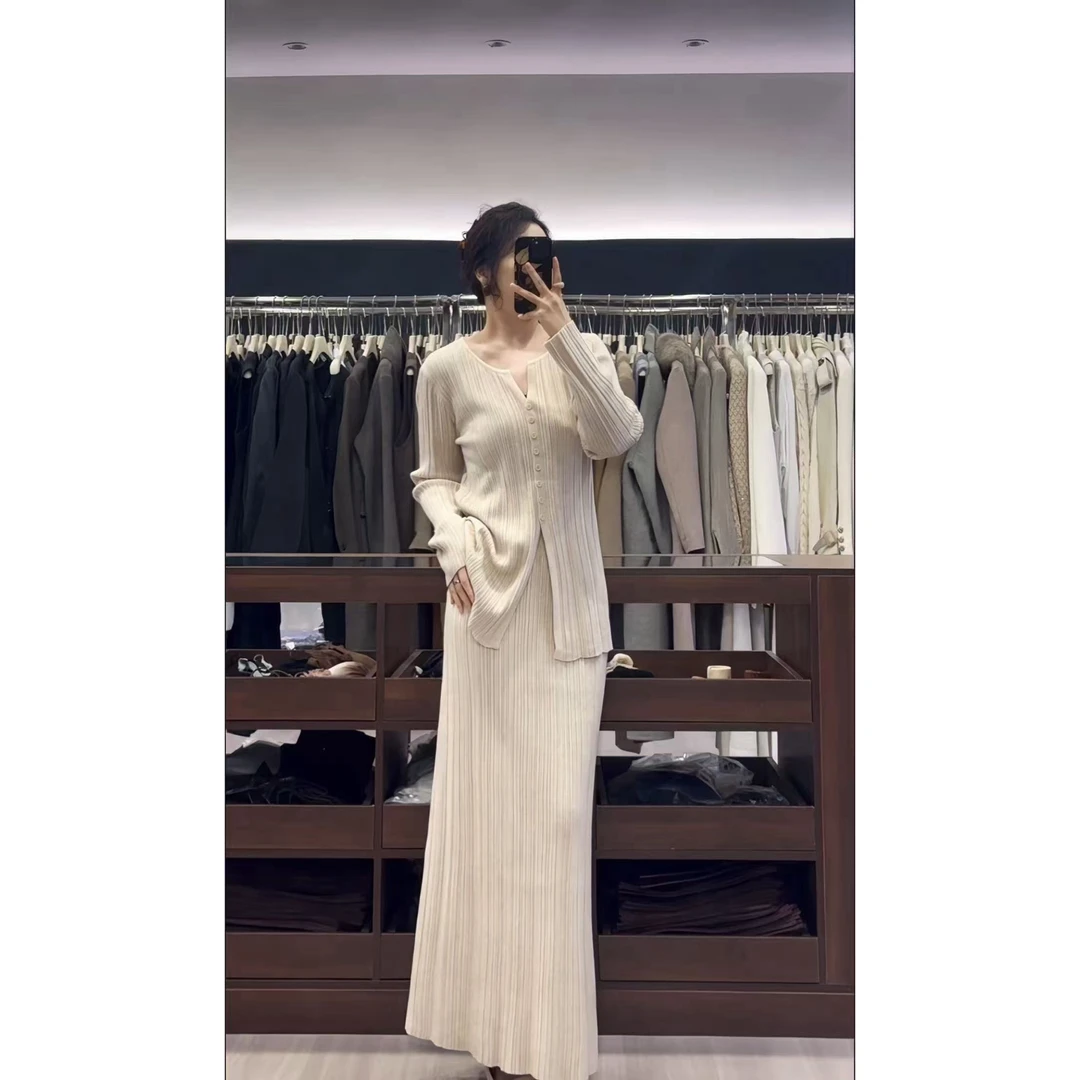 2025年春秋轻熟气质优雅风简约高级感大方通勤上衣半身裙两件套装