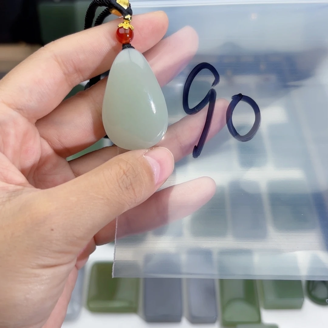 @***逝和田玉未镶嵌颈饰