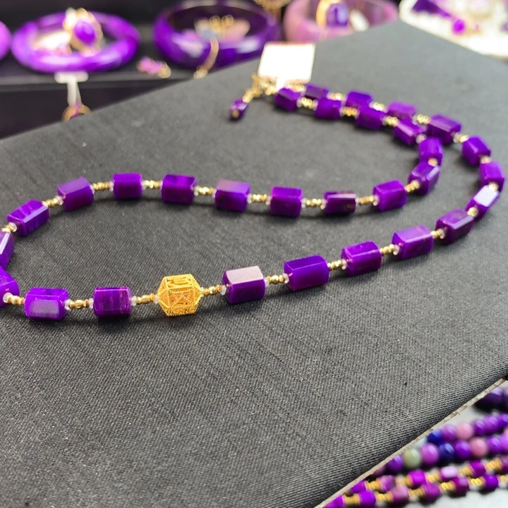 未镶嵌苏纪石（舒俱来）项链