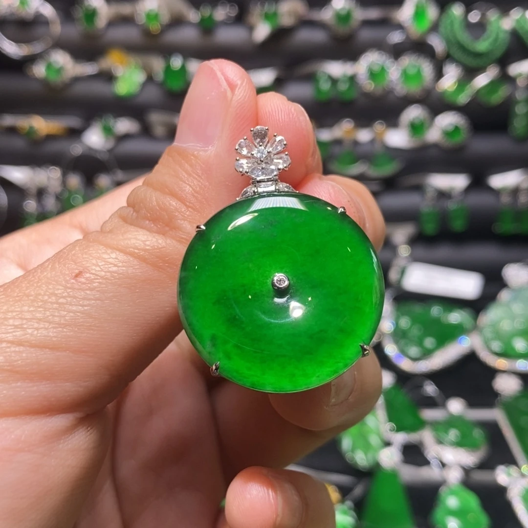 翡翠颈饰18K金镶嵌天然翡翠