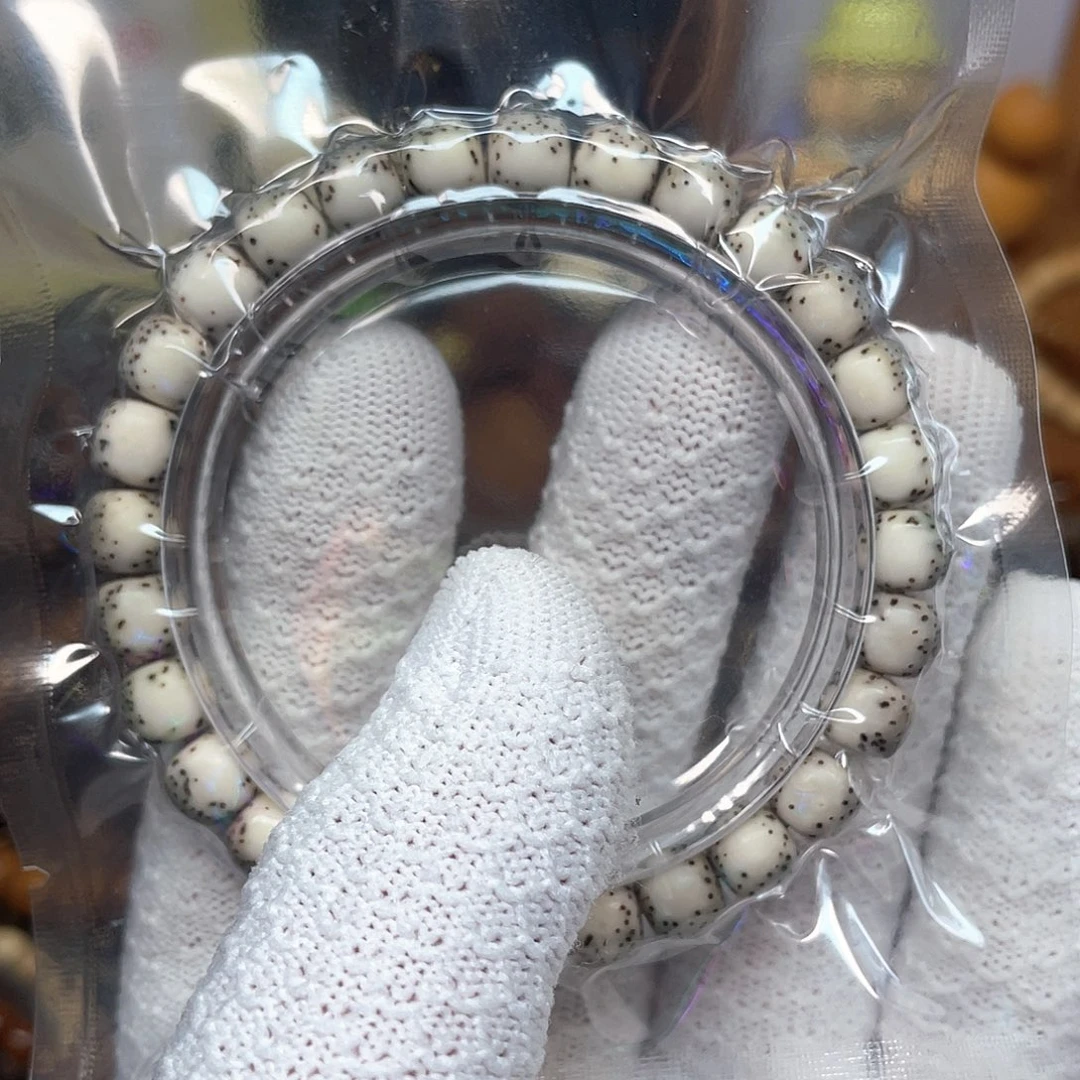 手串星月菩提星月河豚石玉料绿背8左右