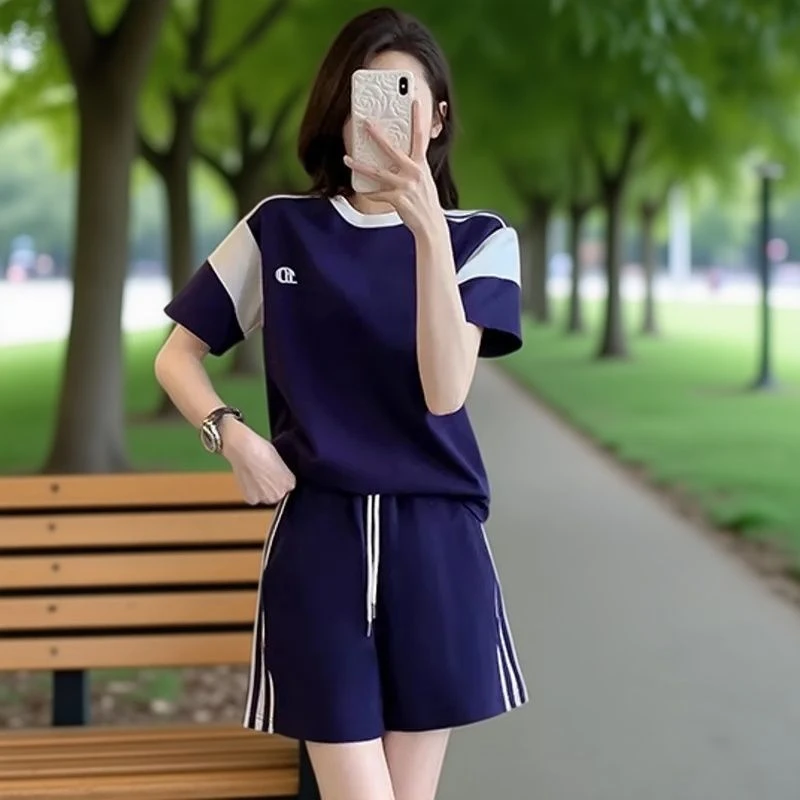 夏季女款休闲时尚运动套装宽松大码显瘦条纹拼色短袖短裤两件套