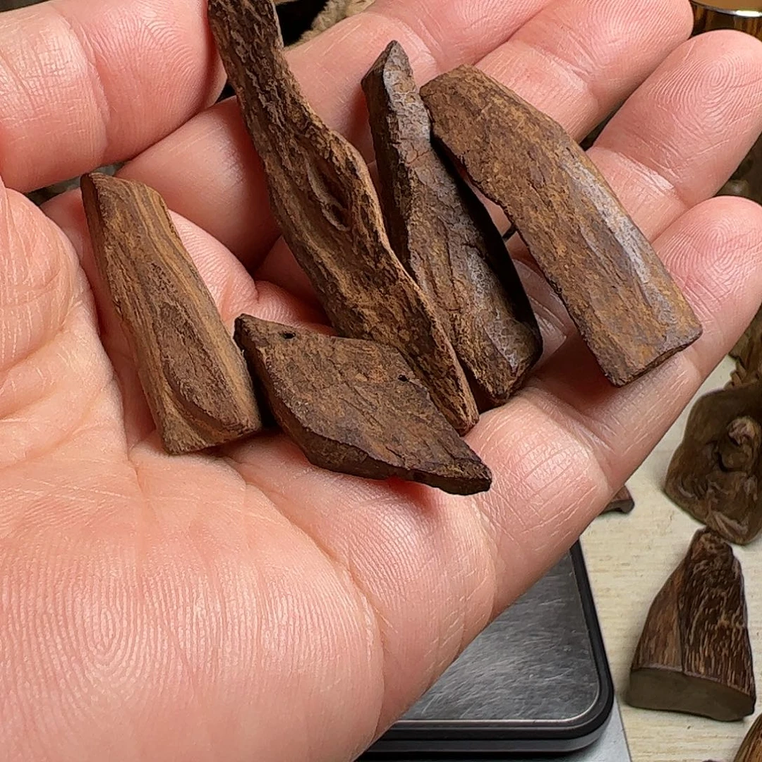 沉香碎屑沉香印尼沉香红土9克