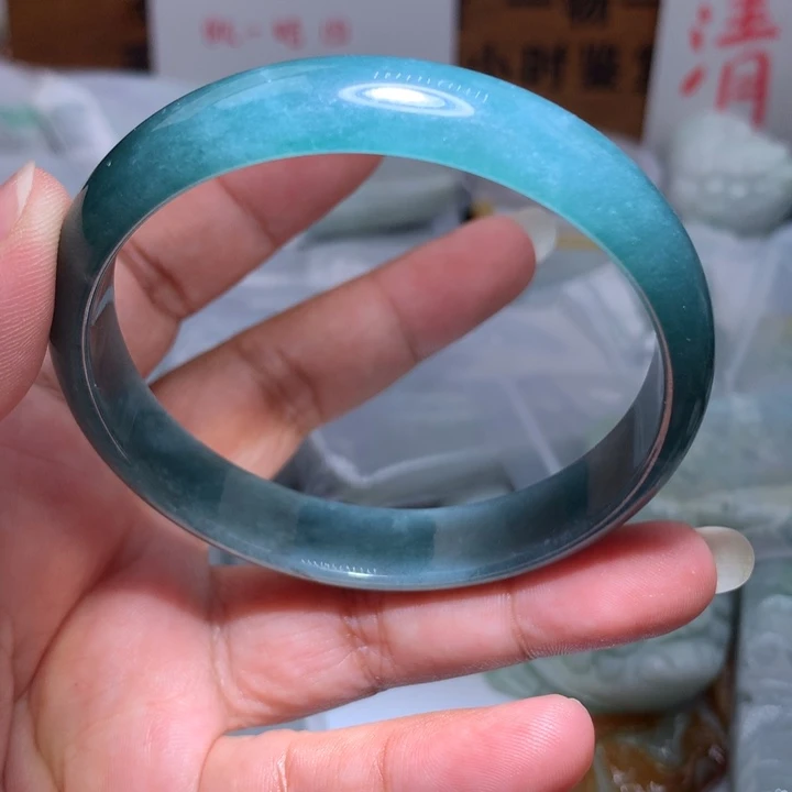 翡翠未镶嵌颈饰保真天然A货翡翠56.7