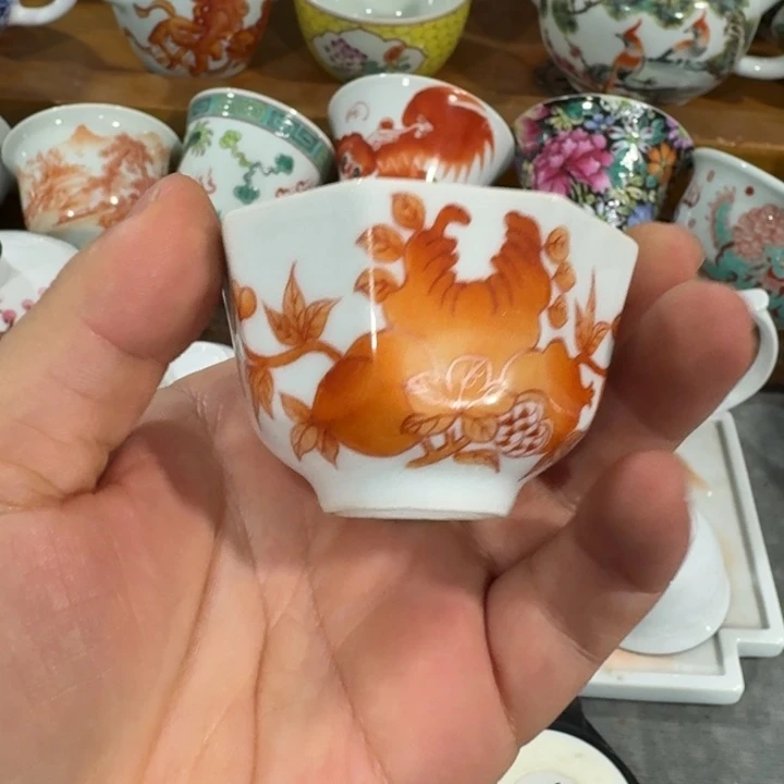景德镇陶瓷摆件展品