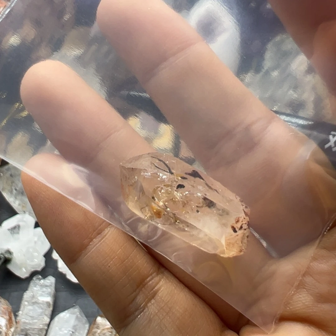 微***闲石材红泥骸骨精品
