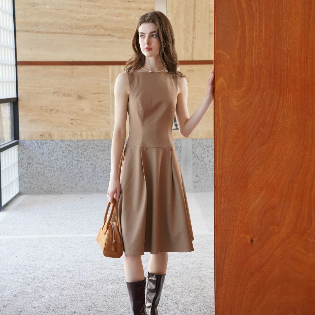 法式复古卡其色一字肩连衣裙