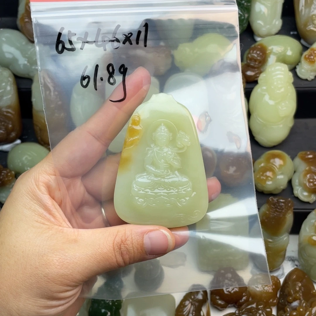 燎***岳和田玉未镶嵌颈饰