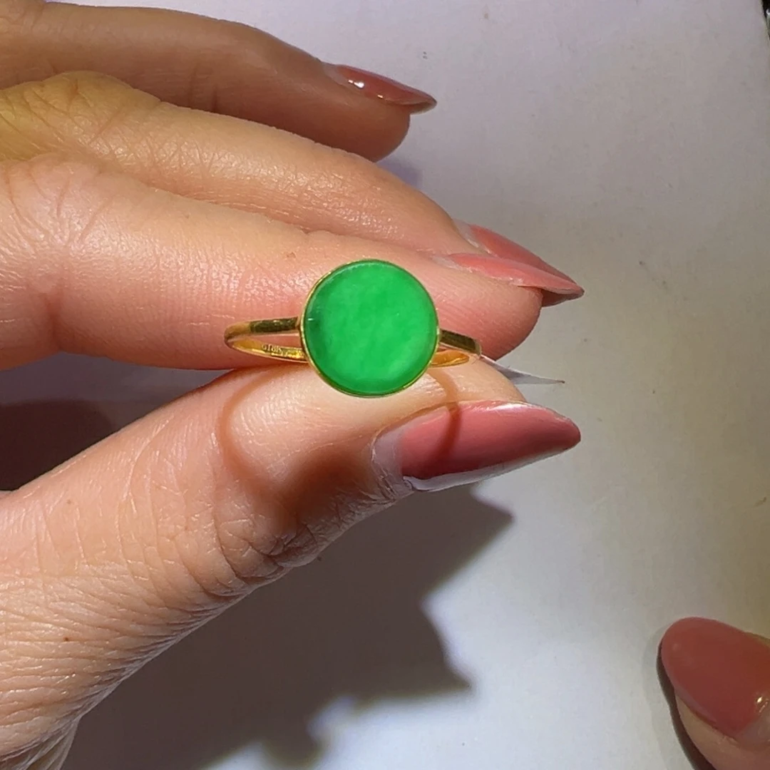 翡翠颈饰18K金镶嵌戒指