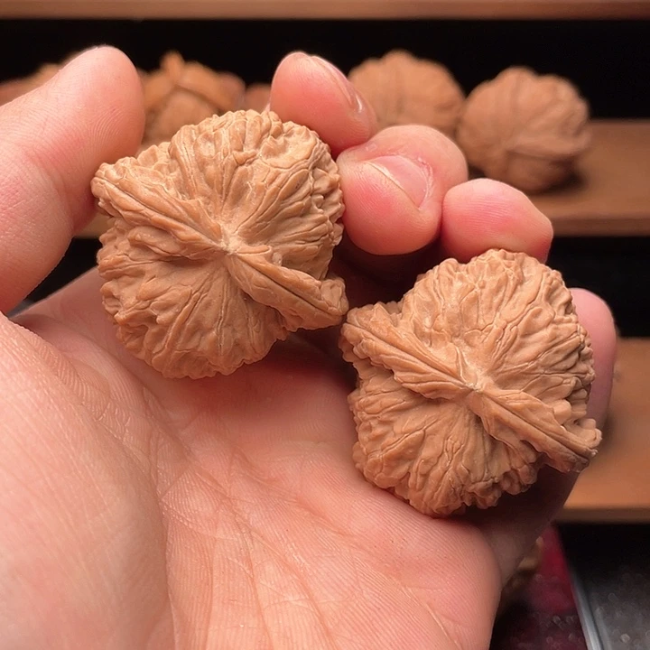 吊坠文玩核桃每***乐42毕业高货白狮子