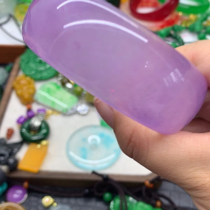 颈饰未镶嵌翡翠吊坠