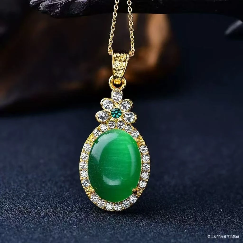 【香港ZHOUFU】镶嵌款绿色吊坠项链气质轻奢百搭