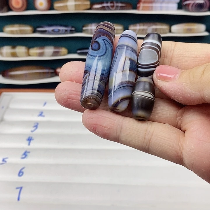 克***蓝玛瑙/玉髓未镶嵌颈饰