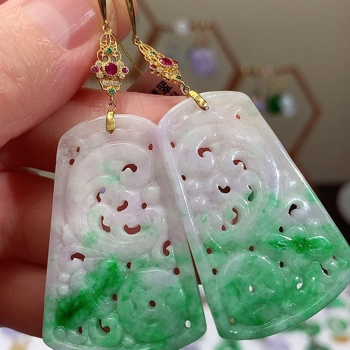 18K金镶嵌翡翠耳饰天然
