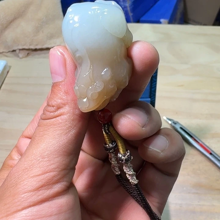 未镶嵌和田玉（糖玉）挂件