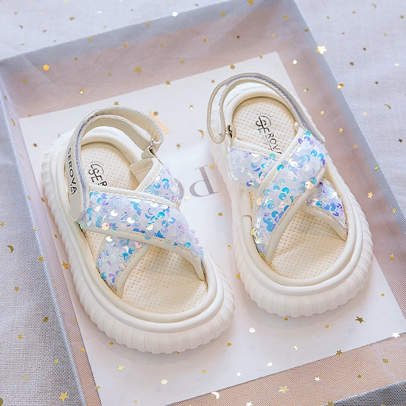 女童凉鞋2024夏季新款儿童软底鞋子夏款洋气亮片交叉海边沙滩鞋潮