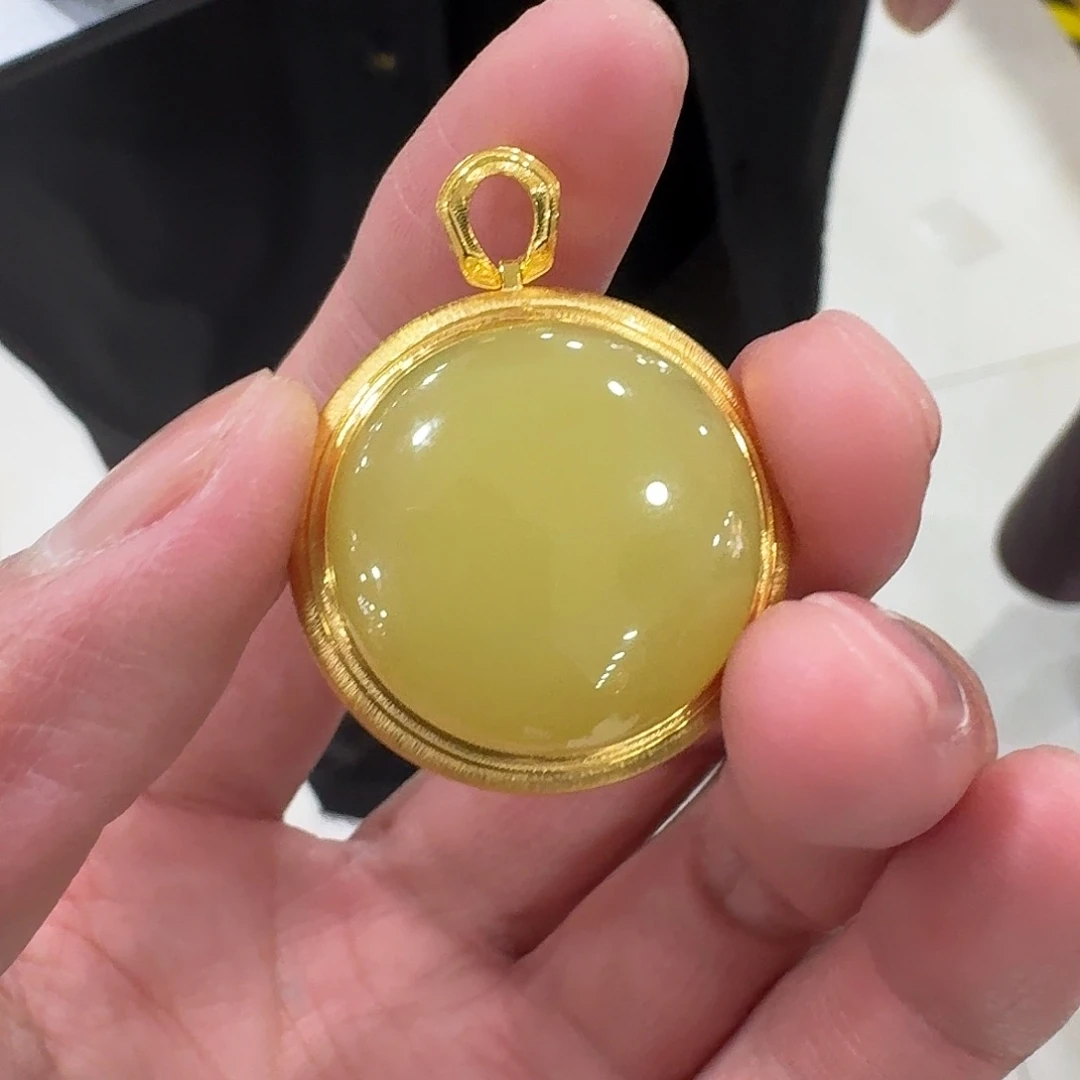 和田玉吊坠18K金镶嵌110冰冰