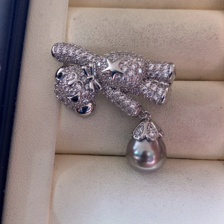 未镶嵌胸饰海水珍珠