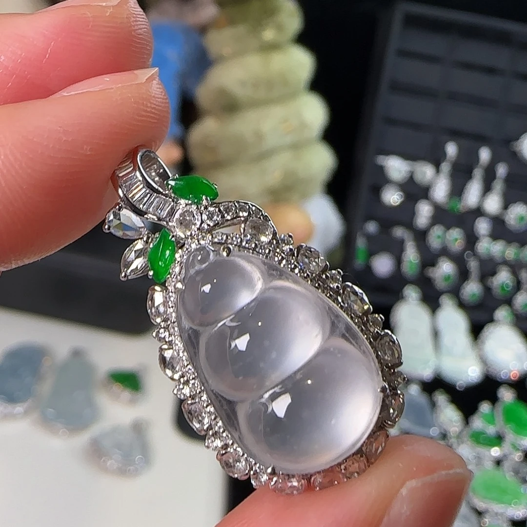 翡翠18K金镶嵌颈饰天然翡翠