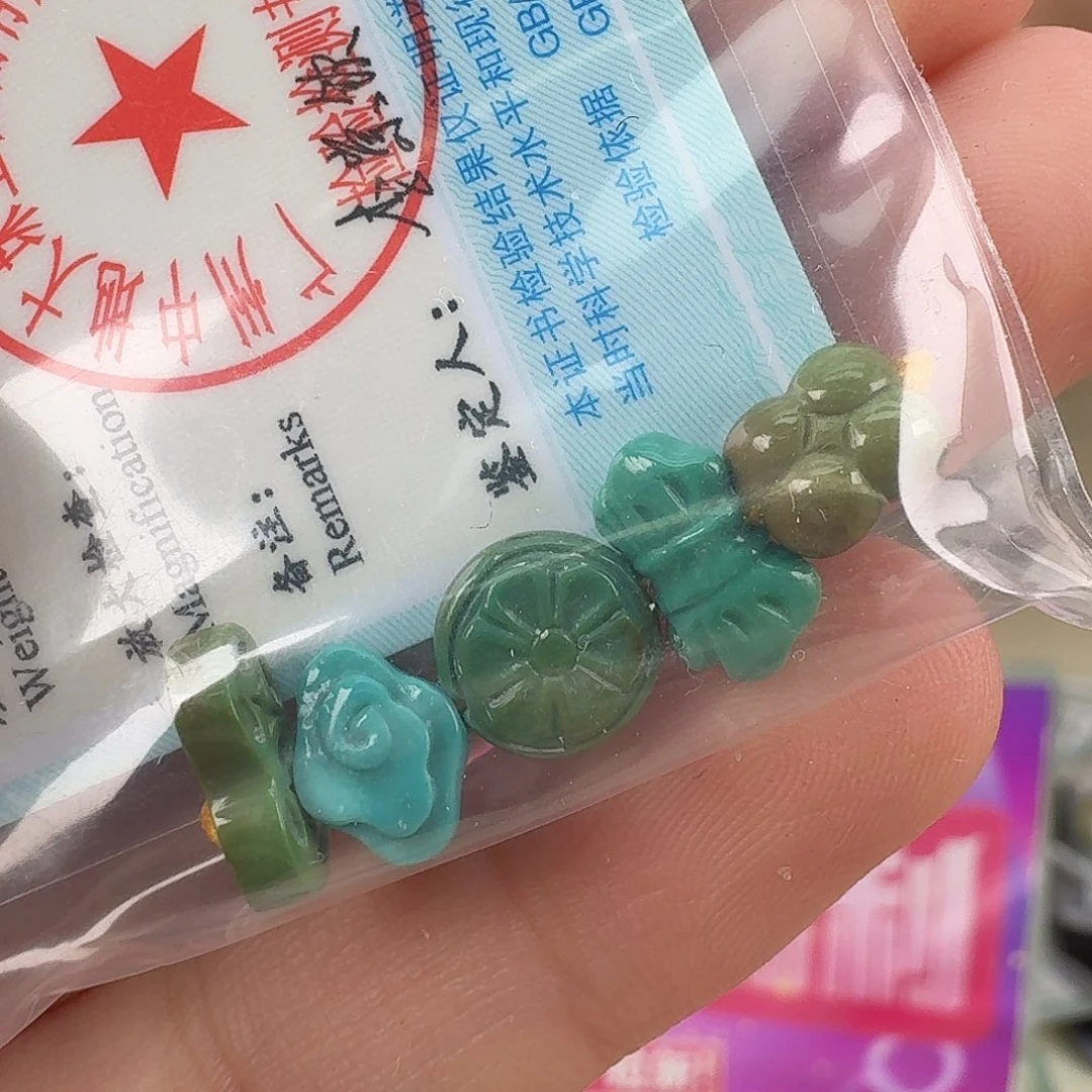 绿松石未镶嵌珠宝奇石