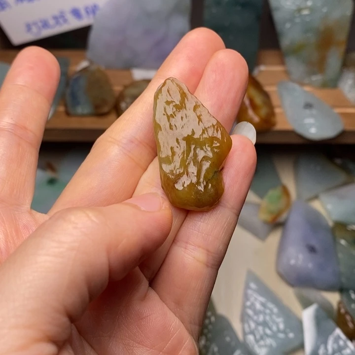 颈饰未镶嵌翡翠天然