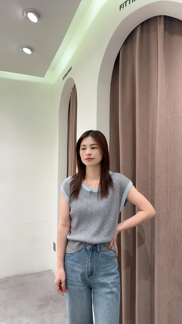 萱萱【飞袖上衣】新款撞色领竹节麻飞袖上衣521024 041201