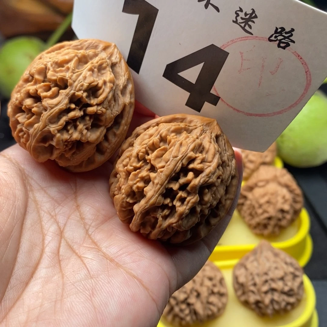 文玩核桃吊坠41玉麒麟