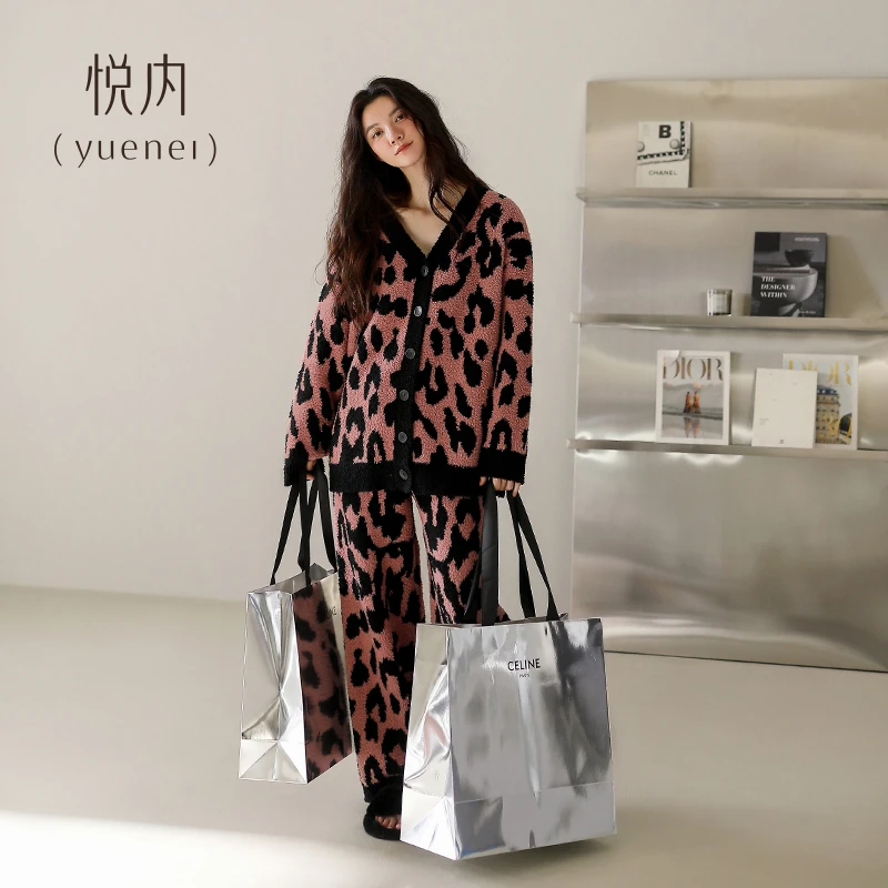 悦内半边绒睡衣女士秋冬款冬季珊瑚绒加厚保暖家居服冬装豹纹套装